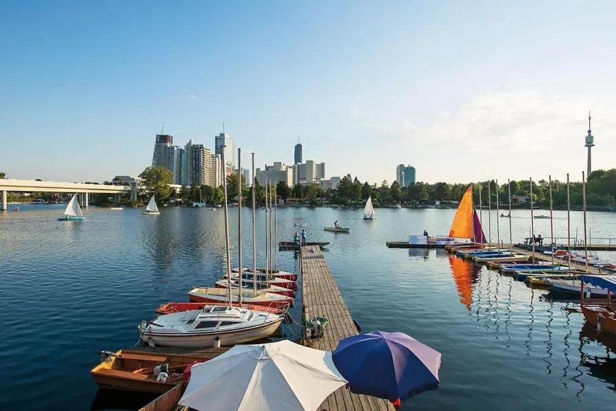 Family Deluxe A Stone Throw From The City Centre And Danube ウィーン エクステリア 写真